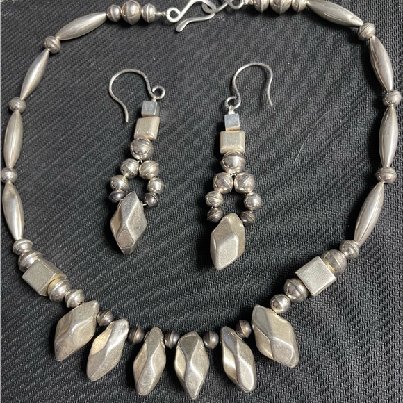 Hand Crafted Unique Earth “One of a Kind” Sterling Silver Necklace & Earrings. - Picture 2 of 6